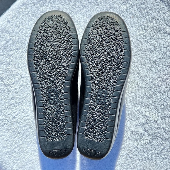 SAS Women's Classic Loafer Comfort Shoes Sz 7 Black Leather Supportive Slip On - Picture 4 of 7